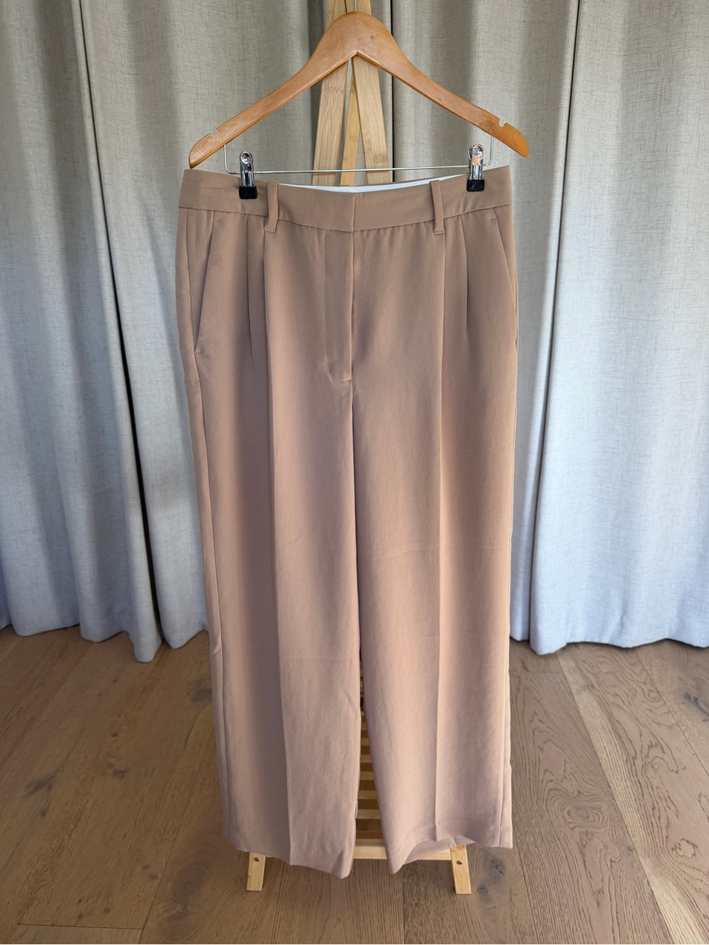 Aritzia Effortless Pant Wide-Leg Trousers in Taupe size 14